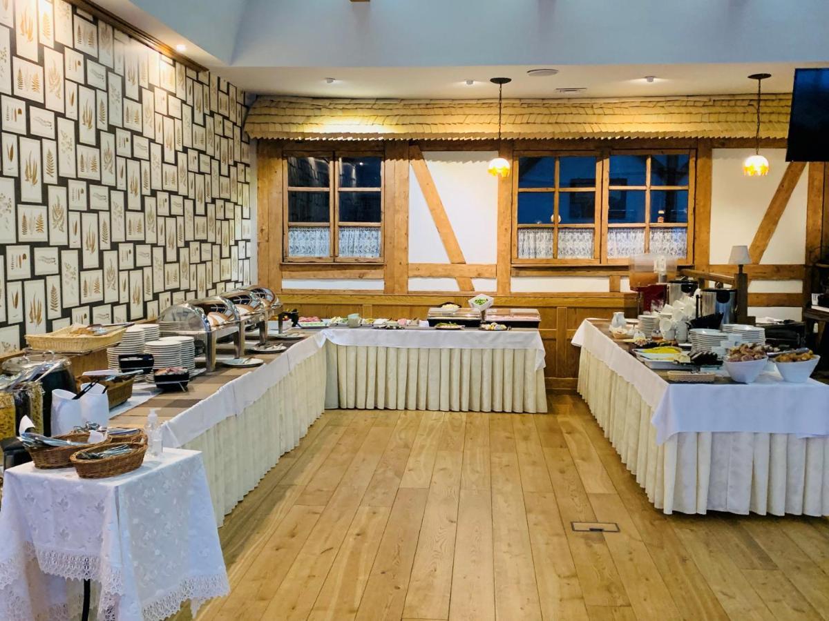 Hotel Niedzwiadek Wdzydze Kiszewskie Ngoại thất bức ảnh
