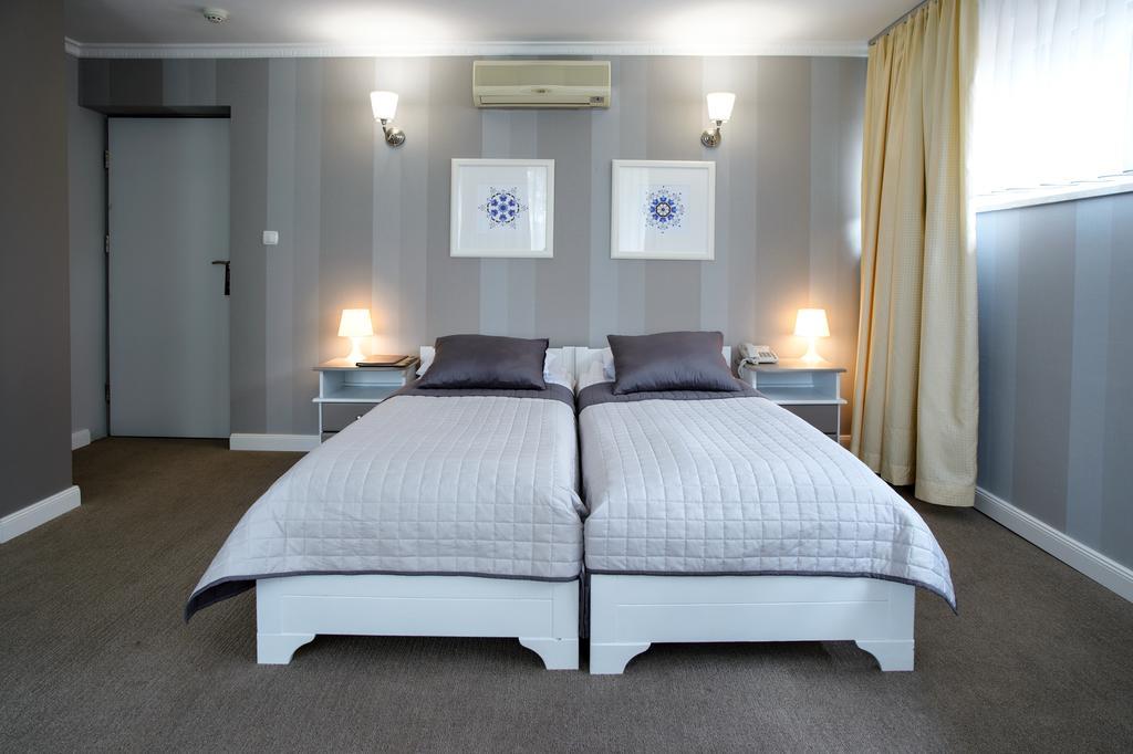 Hotel Niedzwiadek Wdzydze Kiszewskie Ngoại thất bức ảnh