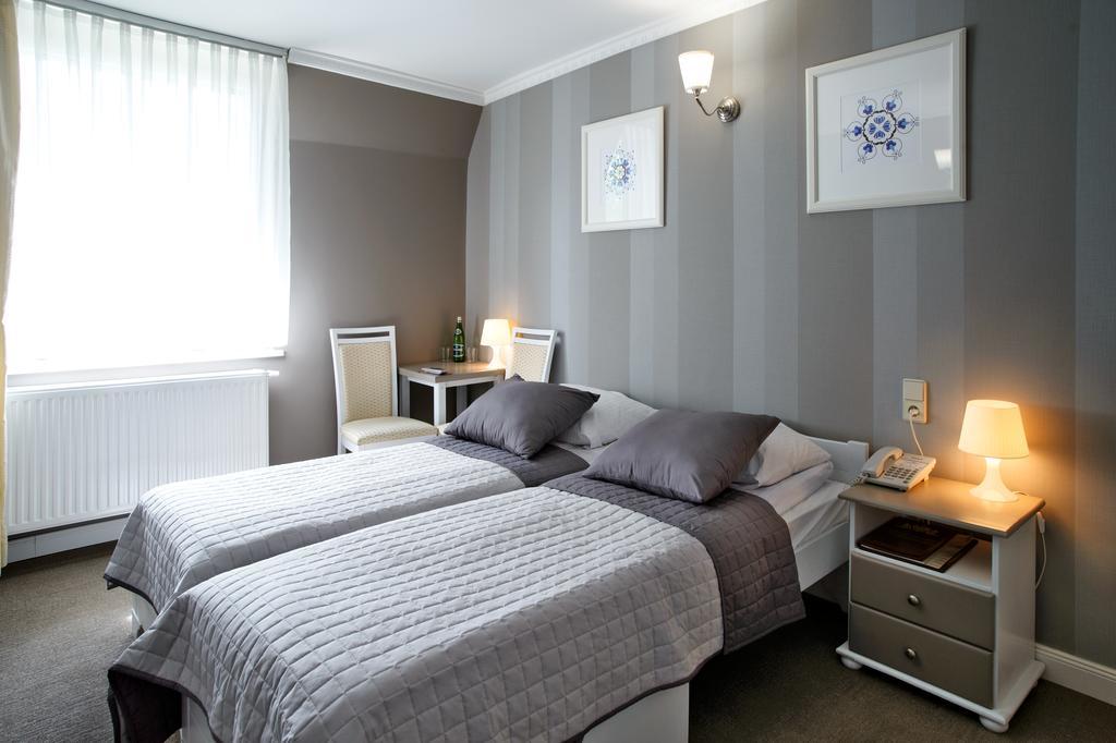 Hotel Niedzwiadek Wdzydze Kiszewskie Ngoại thất bức ảnh